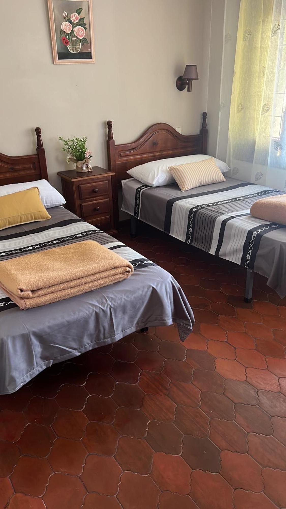 Отель Hostal Sabor Fusion Ла-Прадера-де-Навалорно Экстерьер фото